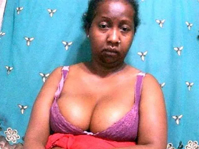 Live sex webcam photo for Sylivinaahh #293470187