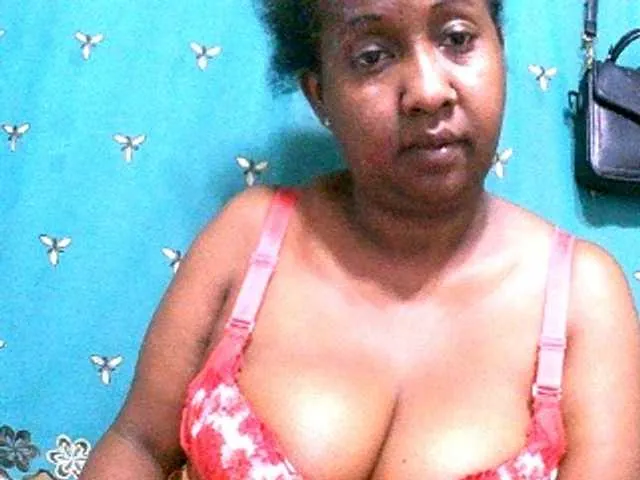 Live sex webcam photo for Sylivinaahh #293509784