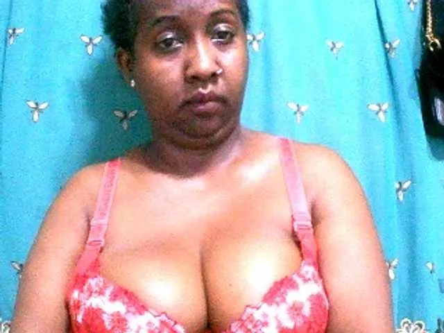 Live sex webcam photo for Sylivinaahh #293665071
