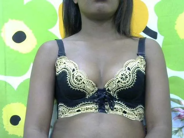 Live sex webcam photo for Sylviannah #275766382