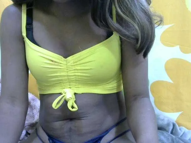 Live sex webcam photo for Sylviannah #275984553