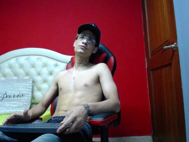 Live sex webcam photo for TAKESHI-333 #275479490