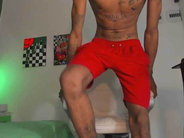 Live sex webcam photo for TAYZONMAQUENAXX #276096192