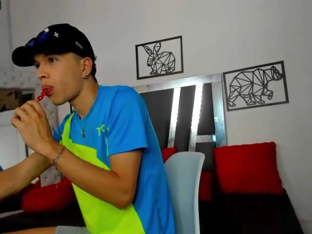 Live sex webcam photo for THEILOR-SAENZ #275998762