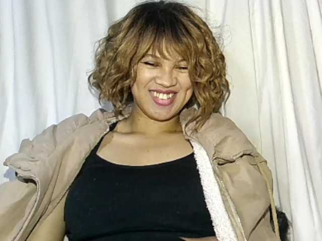 Live sex webcam photo for TIFFANIW #275887248