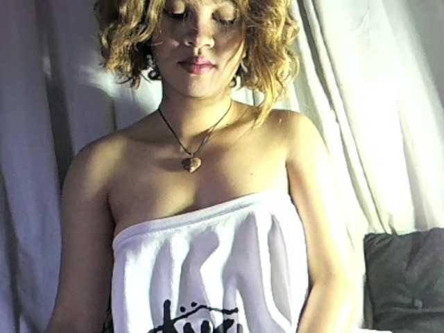 Live sex webcam photo for TIFFANIW #276359332