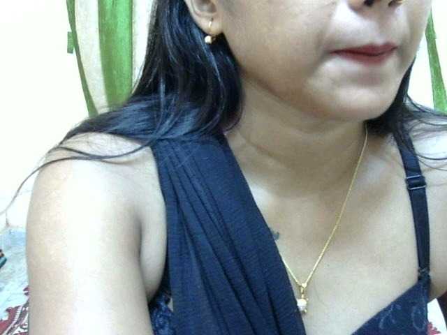 Live sex webcam photo for TINA-67 #276106580