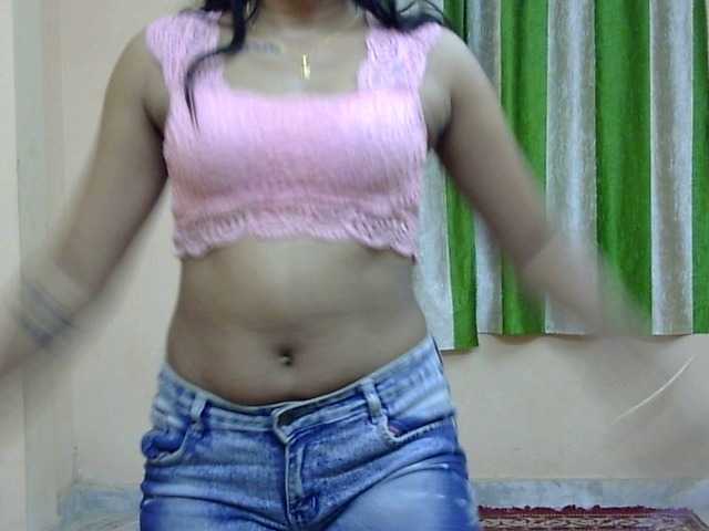 Live sex webcam photo for TINA-67 #276674895