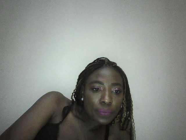 Live sex webcam photo for TIWAa #272365556