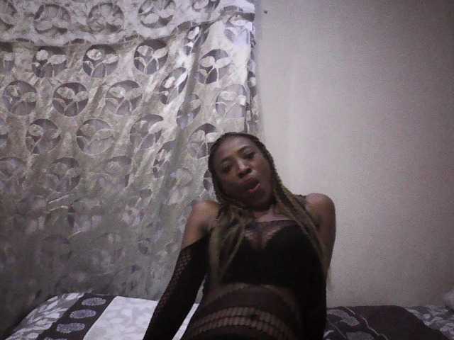 Live sex webcam photo for TIWAa #272380093