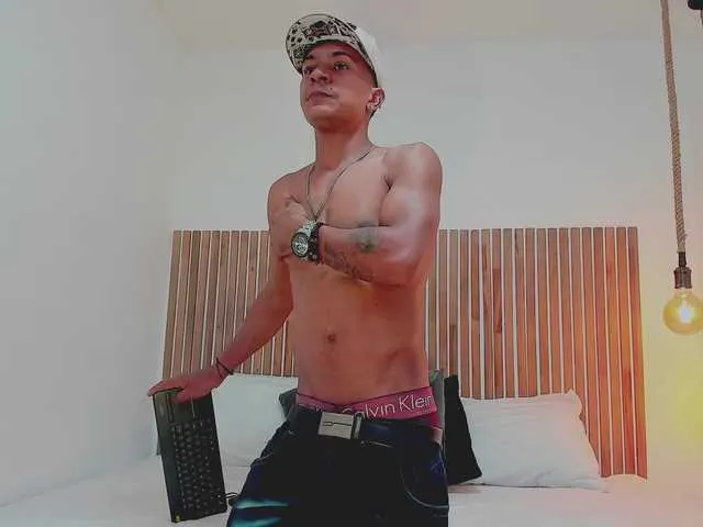 Live sex webcam photo for TOJII #278095840