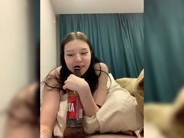 Live sex webcam photo for TUYA2 #290579595