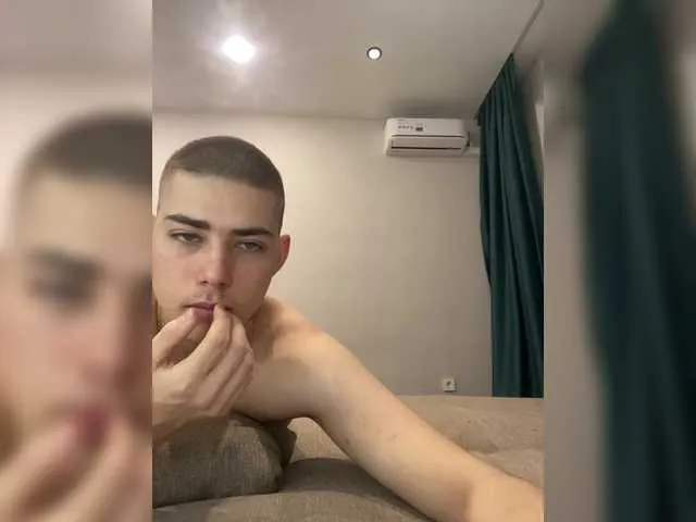 Live sex webcam photo for TUYA2 #291826576