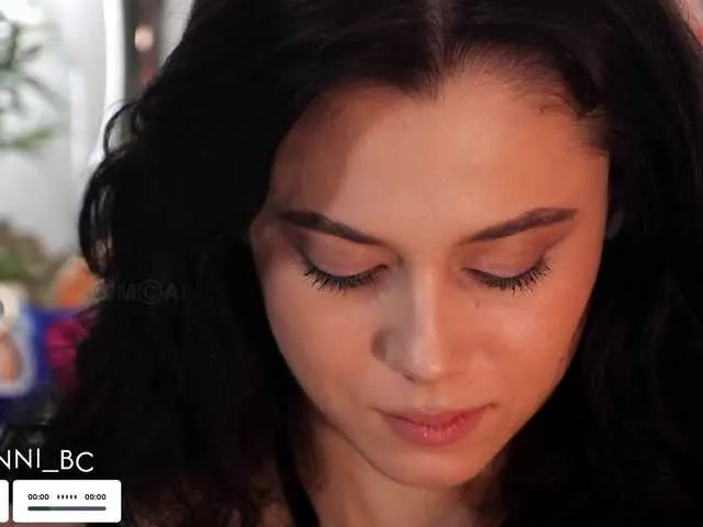 Live sex webcam photo for Taanni #291765116
