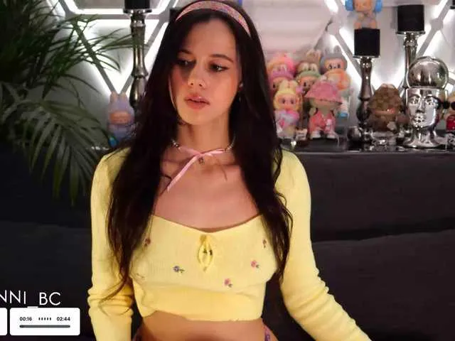 Live sex webcam photo for Taanni #292199982