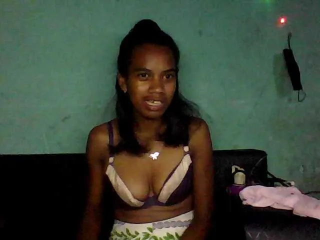 Live sex webcam photo for Tafita11 #271831538