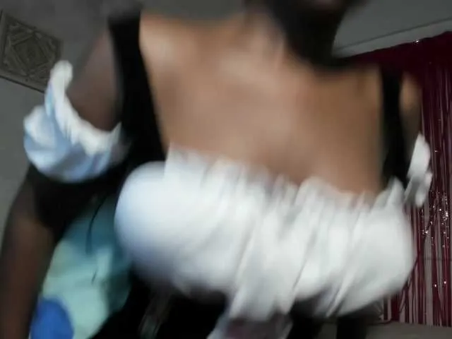 Live sex webcam photo for Tahira-20 #291868341