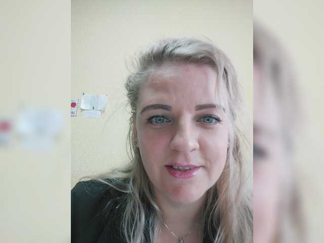 Live sex webcam photo for Taia86 #271975991