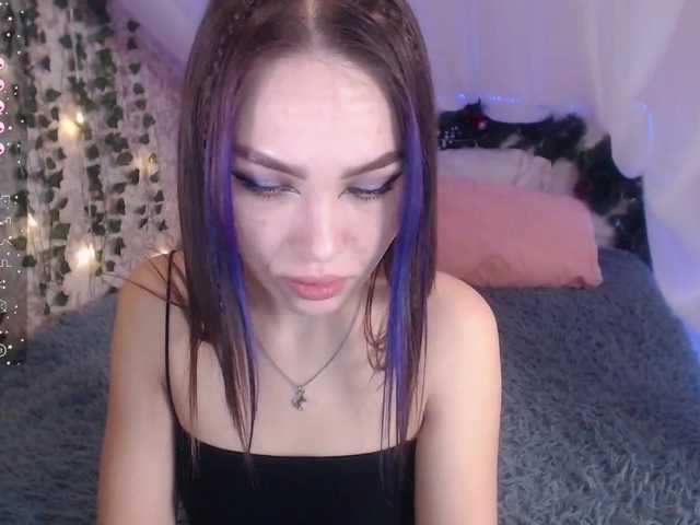 Live sex webcam photo for TakeMyMaffin #276995796