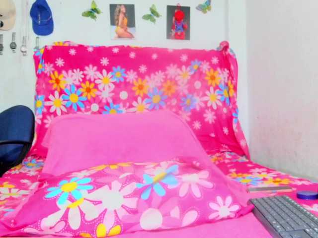 Live sex webcam photo for Talaih #290418215