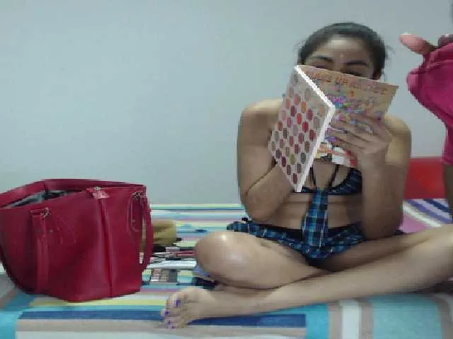 Live sex webcam photo for TaliaSexHorny #271965611