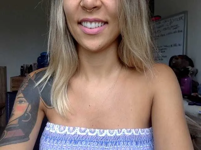 Live sex webcam photo for TalitaLeon #272628676