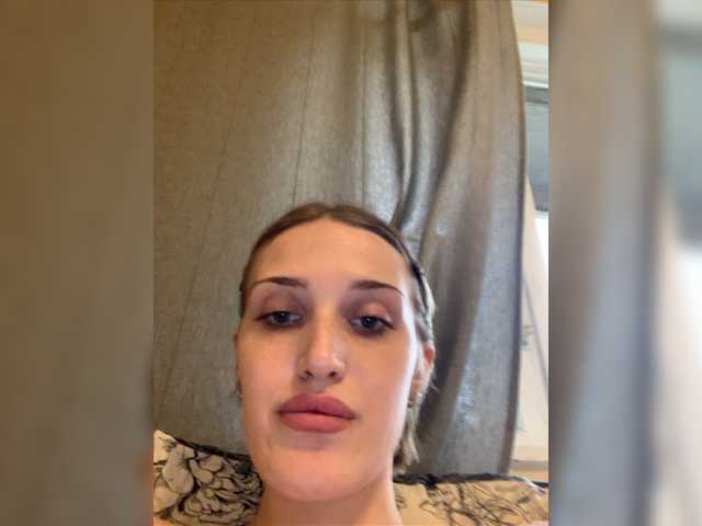 Live sex webcam photo for TallTiranda #275649852