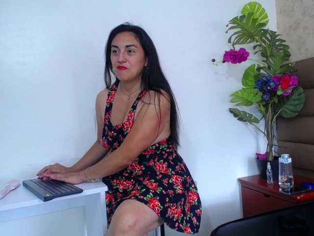 Live sex webcam photo for Tamaraa-- #277902539