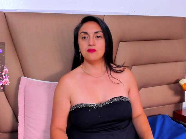 Live sex webcam photo for Tamaraa-- #290507506