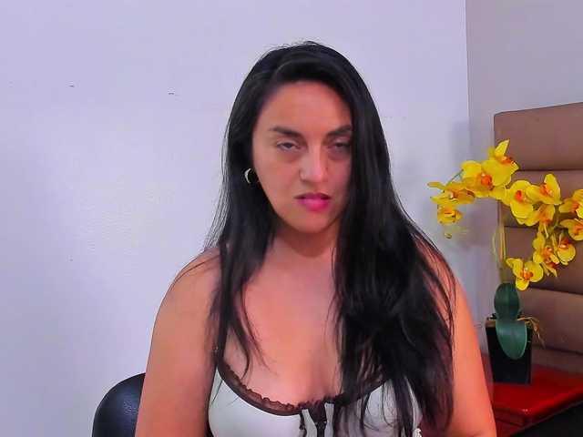 Live sex webcam photo for Tamaraa-- #290521908