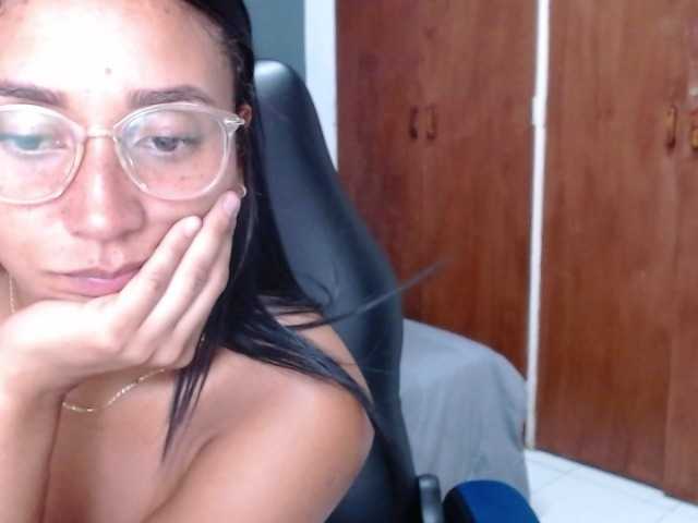 Live sex webcam photo for Tamaragarcia1 #275724206