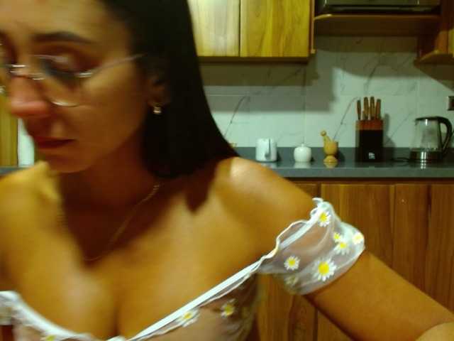 Live sex webcam photo for Tamaragarcia1 #277239550