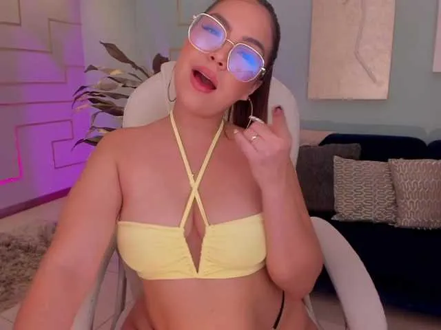 Live sex webcam photo for TammyWhite #273561153