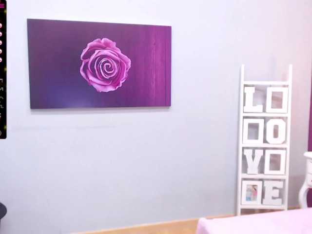 Live sex webcam photo for TamyLynn1 #271927100