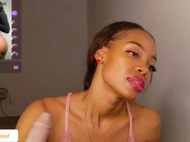 Live sex webcam photo for TamyLynn1 #294275615