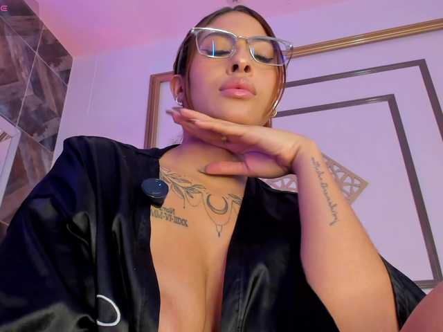 Live sex webcam photo for TaniaSmith #292273994