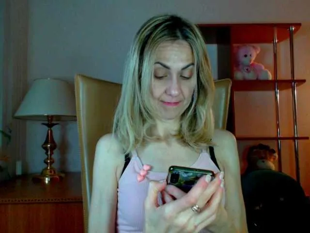 Live sex webcam photo for Tanya6547 #276865977