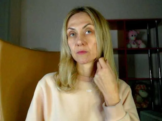 Live sex webcam photo for Tanya6547 #276940228