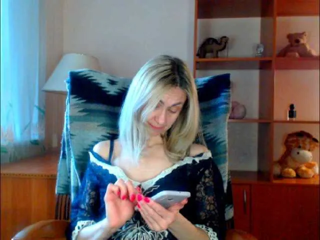 Live sex webcam photo for Tanya6547 #293245741
