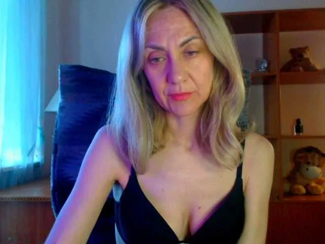 Live sex webcam photo for Tanya6547 #293784419