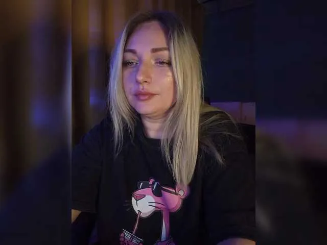 Live sex webcam photo for Tanysha-1 #292421827