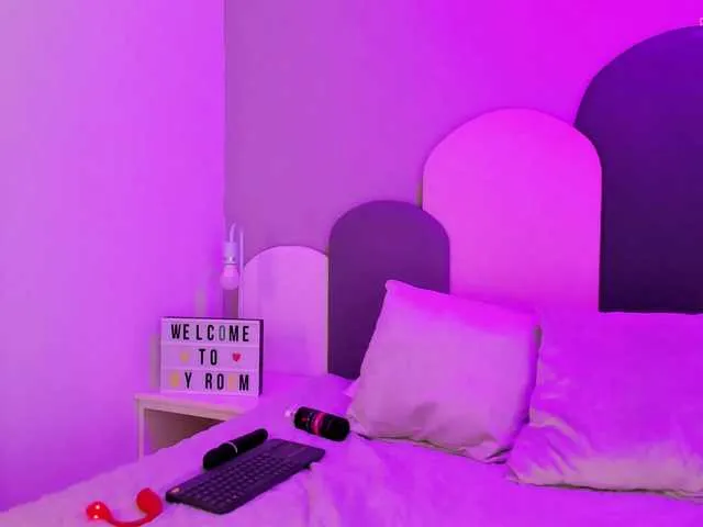 Live sex webcam photo for TaraCarson #291075451