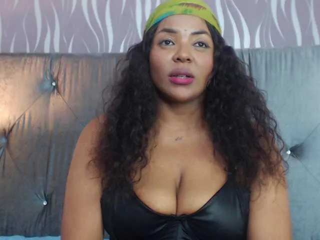 Live sex webcam photo for TashaDex #292103258