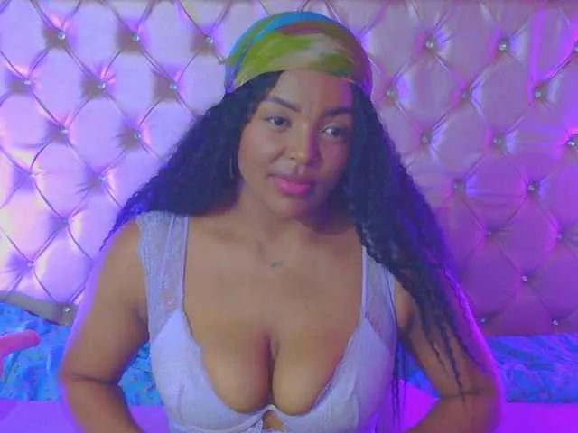 Live sex webcam photo for TashaDex #292144520
