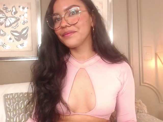 Live sex webcam photo for TashaRay #271860600