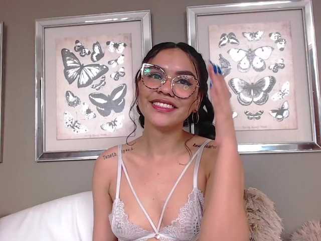 Live sex webcam photo for TashaRay #271932737