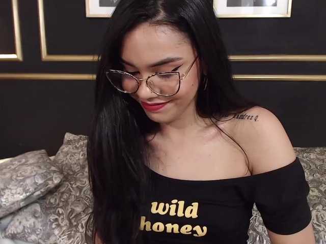 Live sex webcam photo for TashaRay #272197580