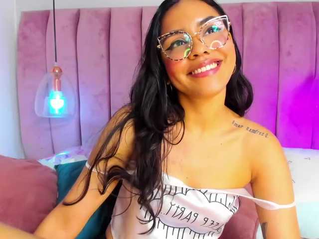 Live sex webcam photo for TashaRay #272496858