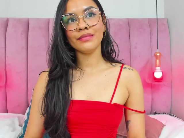 Live sex webcam photo for TashaRay #272643705