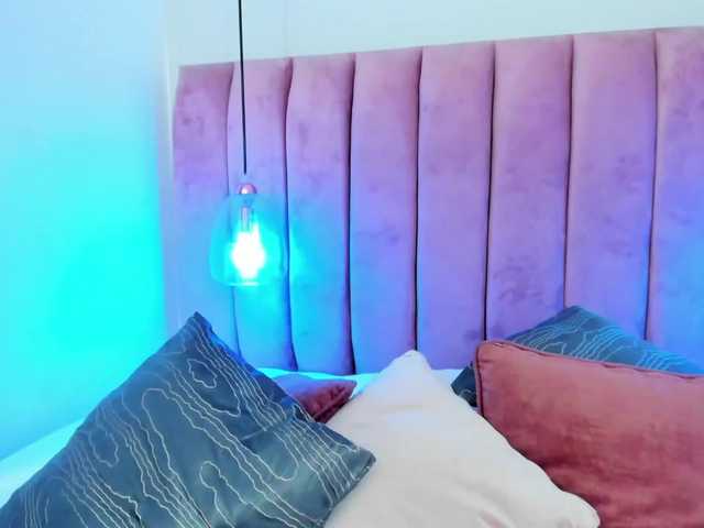 Live sex webcam photo for TashaRay #272879713